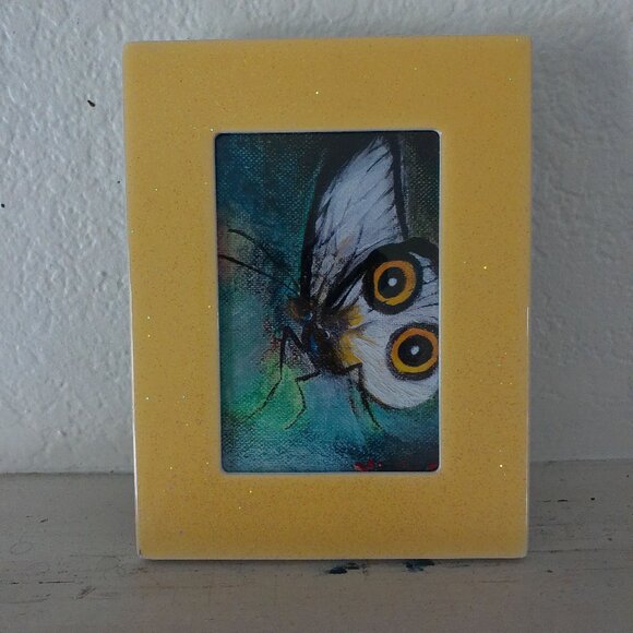 White Butterfly 4x6 Art print within a yellow glitter / shiny wood Frame - Picture 2 of 6
